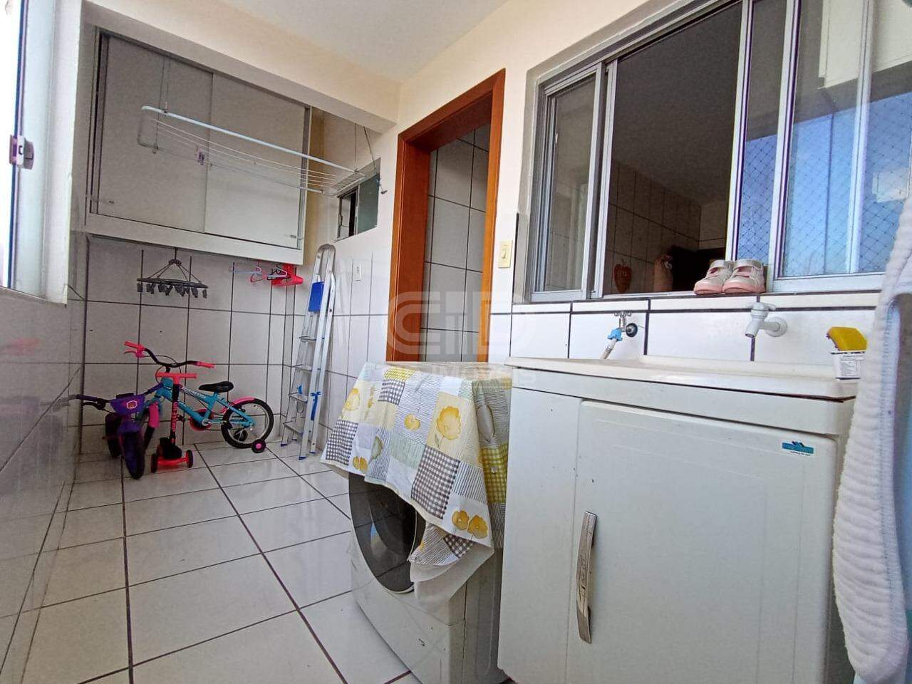Apartamento à venda no Araés: 