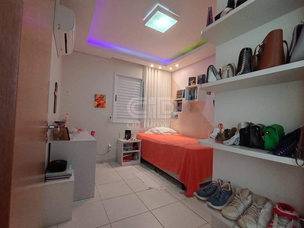 Apartamento à venda no Bandeirantes: 