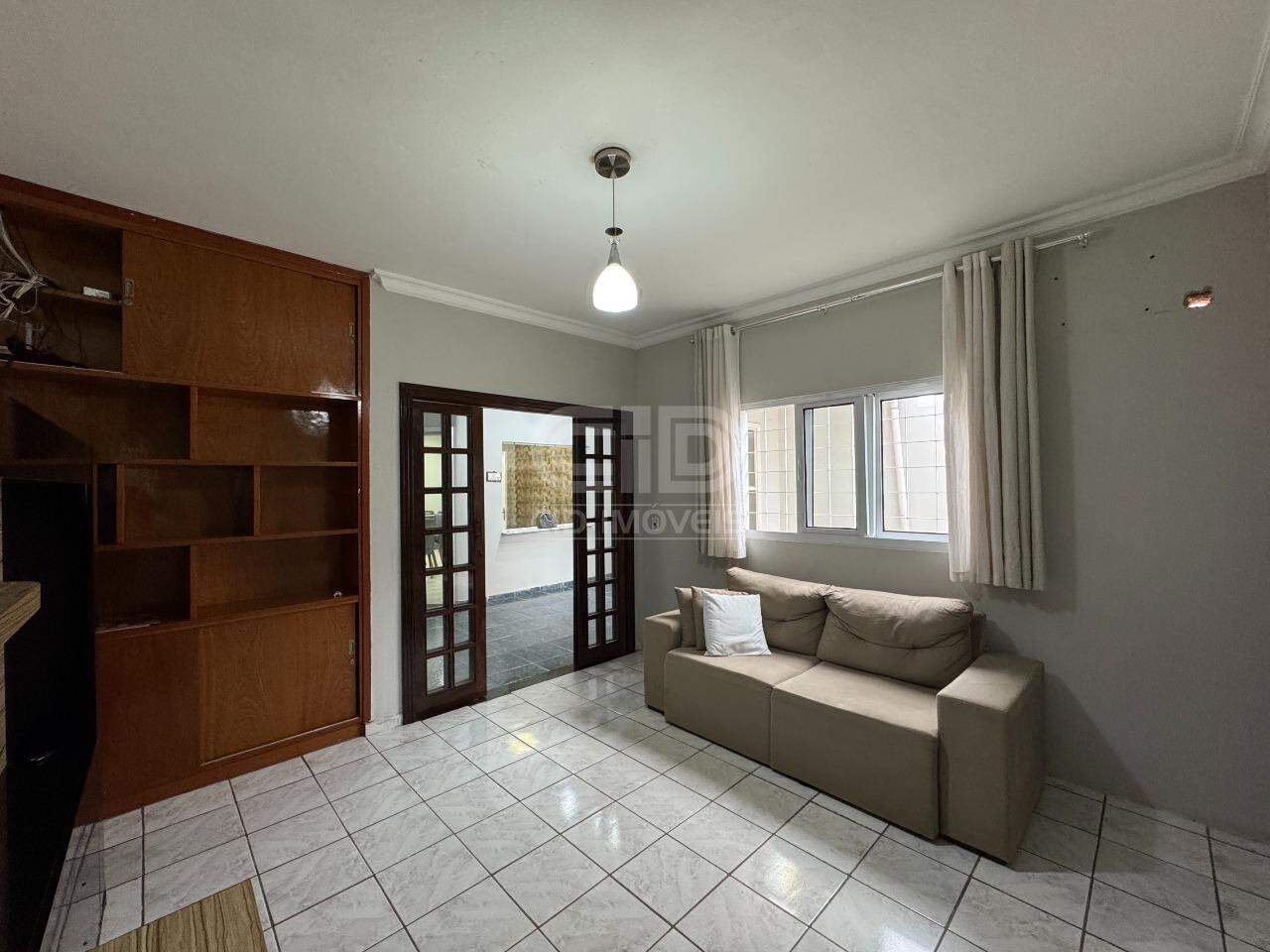 Casa, 3 quartos, 208 m² - Foto 1