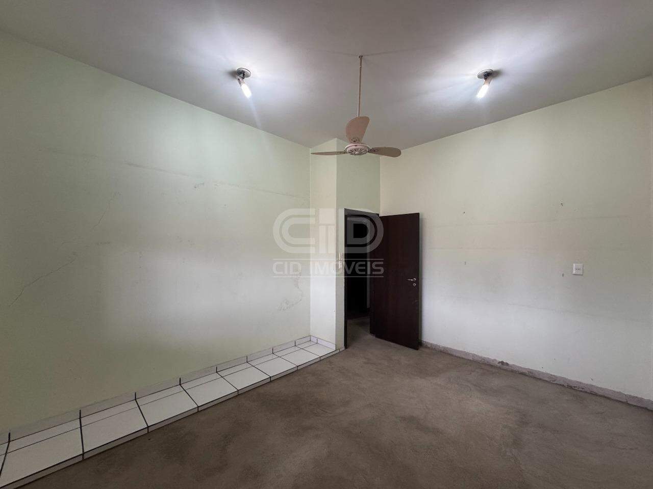 Casa Comercial para aluguel no Jardim Itália: 