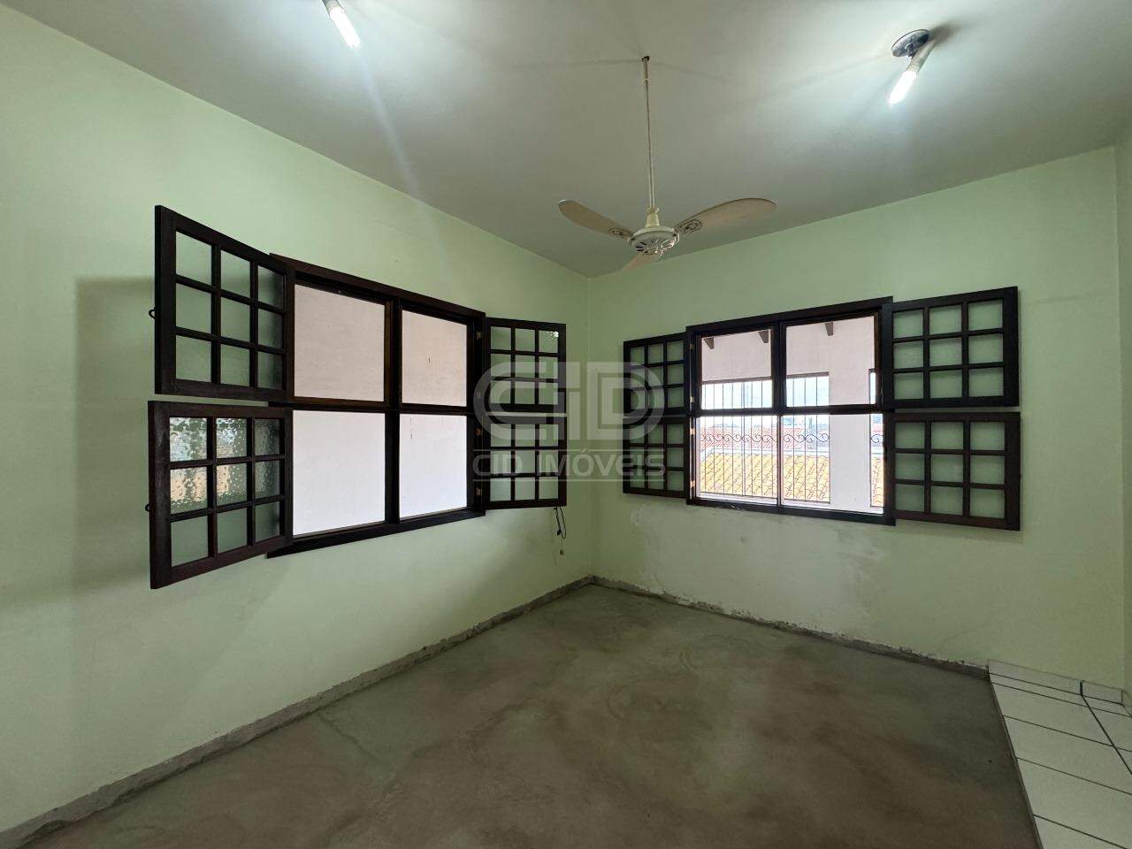 Casa Comercial para aluguel no Jardim Itália: 