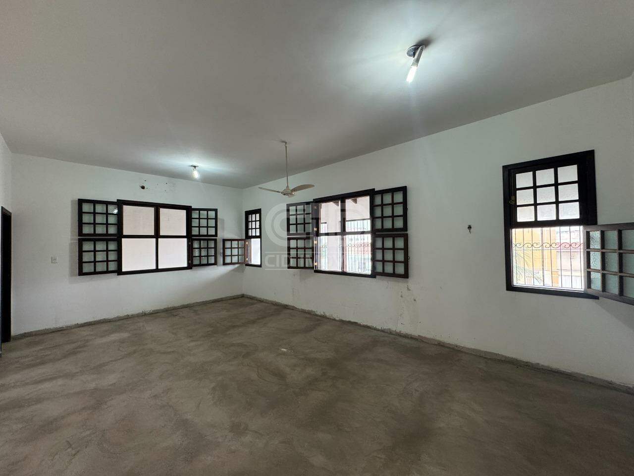 Casa Comercial para aluguel no Jardim Itália: 