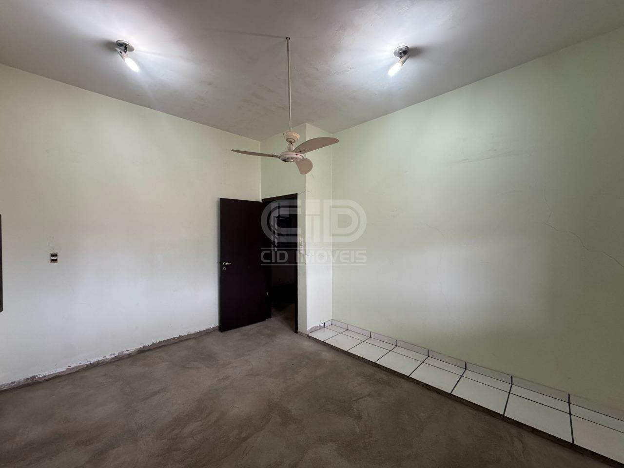 Casa Comercial para aluguel no Jardim Itália: 