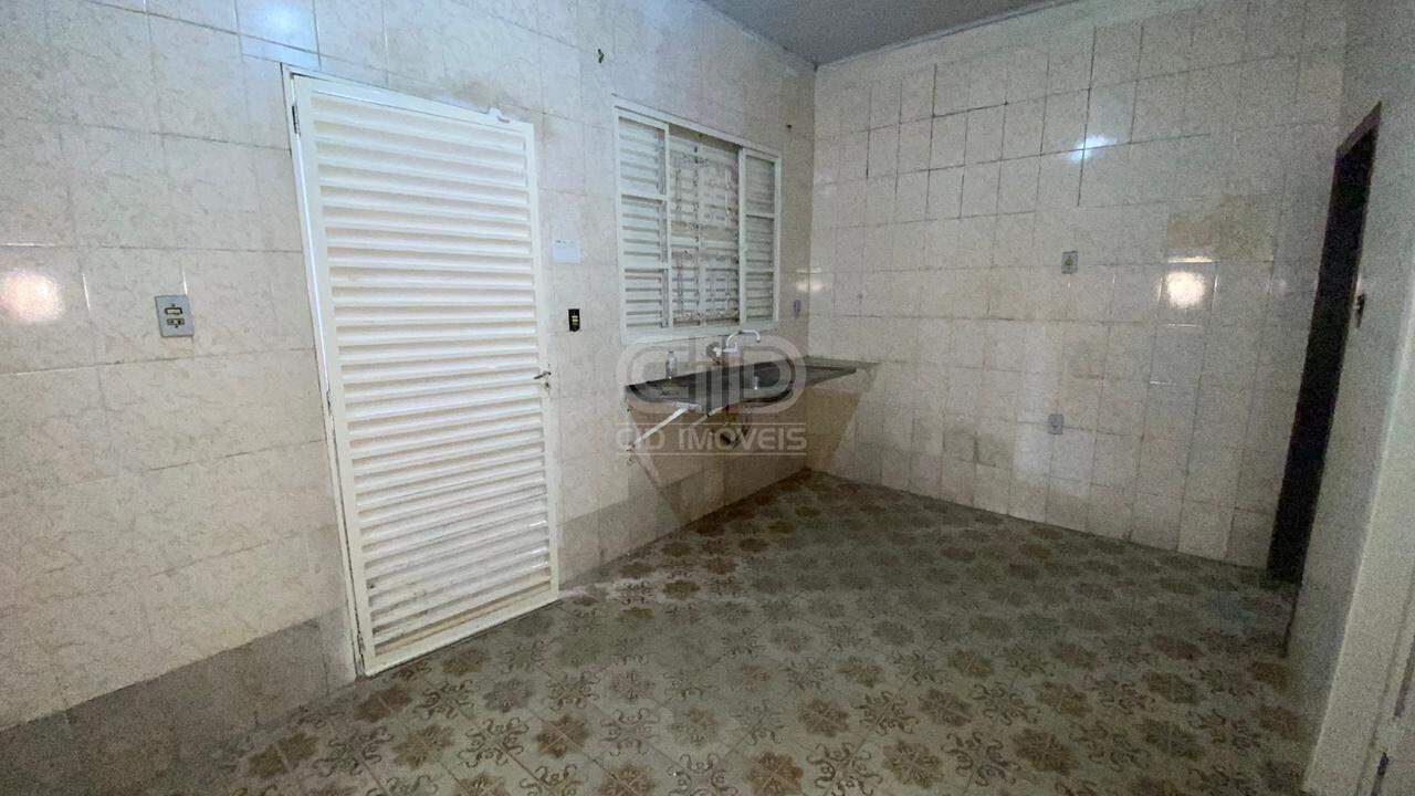 Ponto Comercial com 120m² na Av. Tancredo Neves