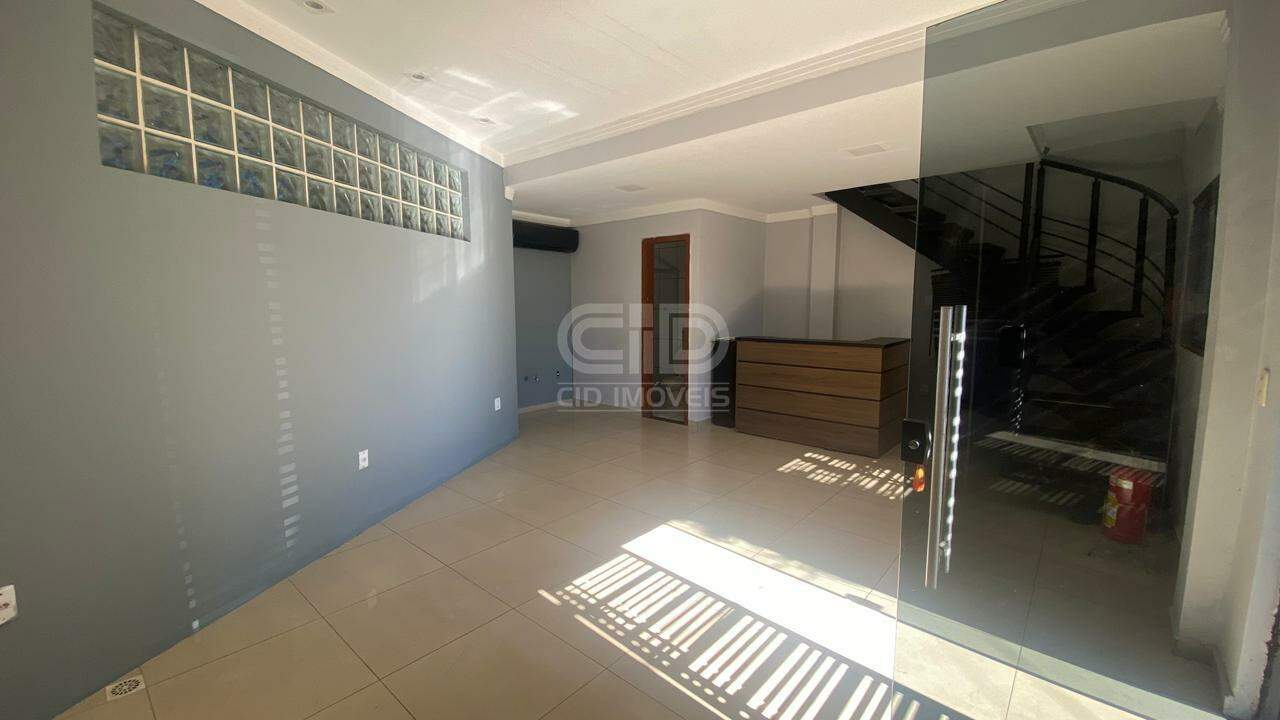 Casa Comercial com 5 Salas no Recanto dos Pássaros