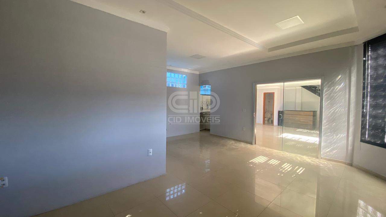 Casa Comercial com 5 Salas no Recanto dos Pássaros