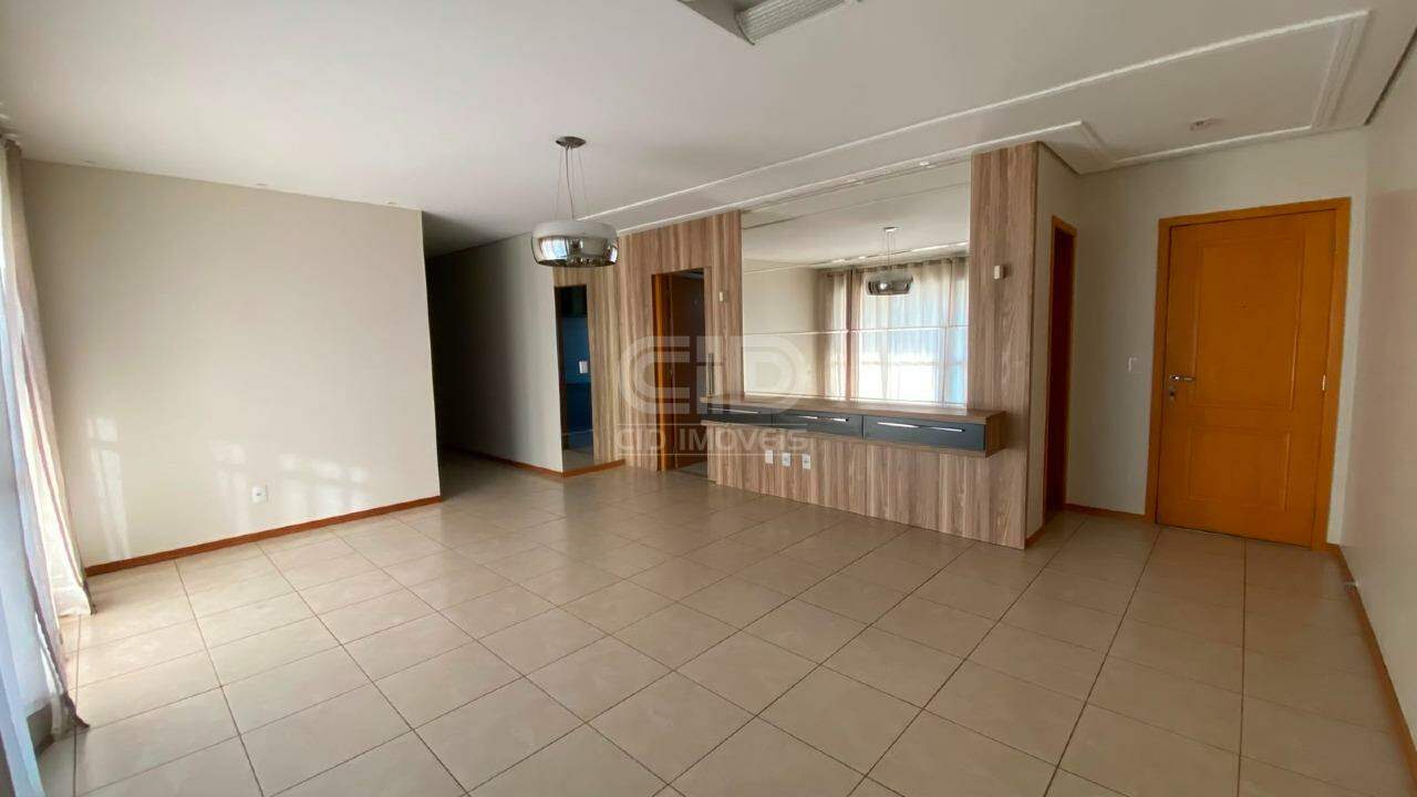 Apartamento com 3 Suítes no Edifício Torre de Valência