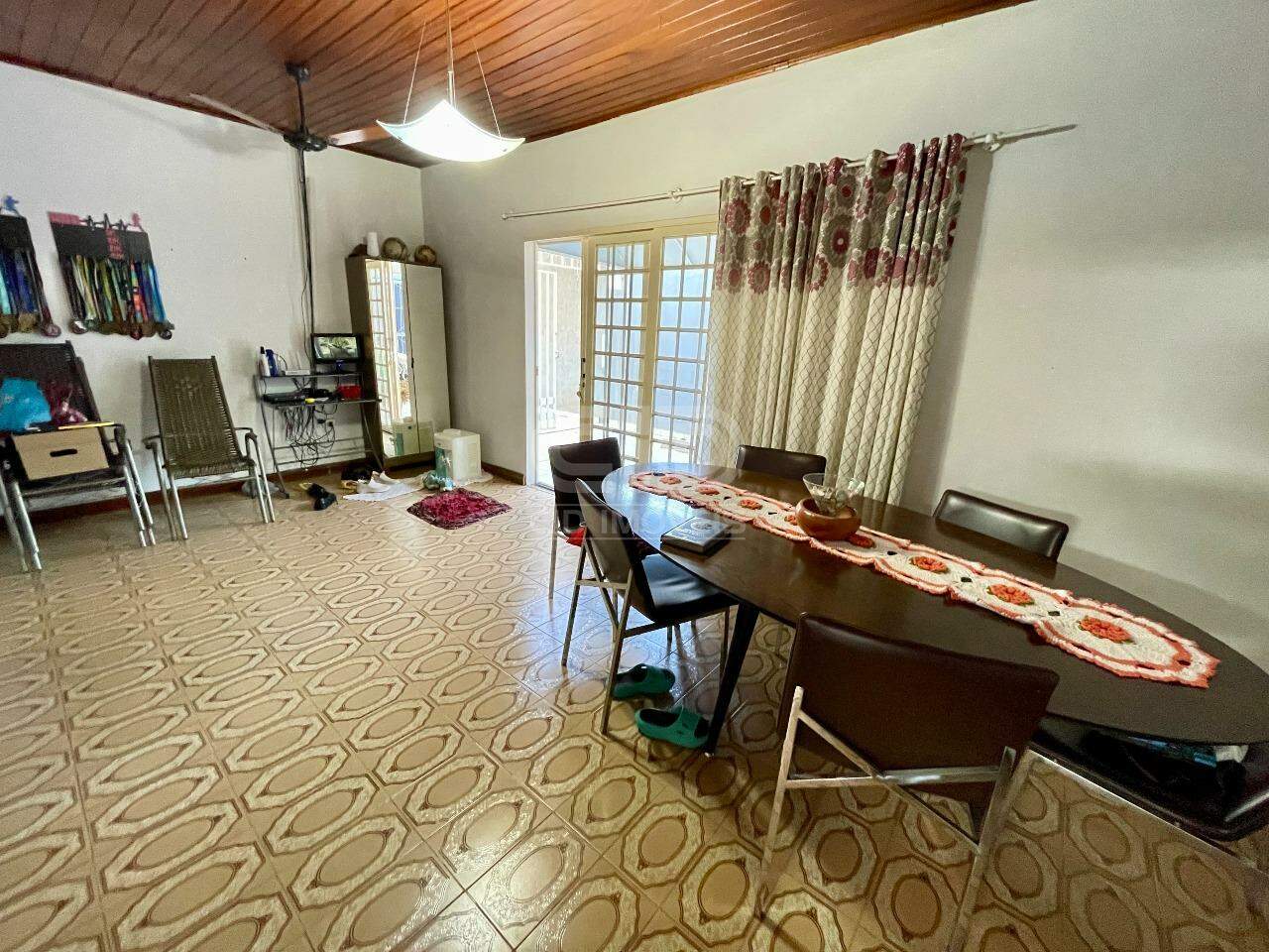 Casa, 3 quartos, 221 m² - Foto 2