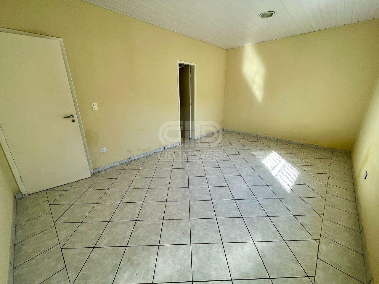 Casa térrea com 3 quartos no Parque Atalaia