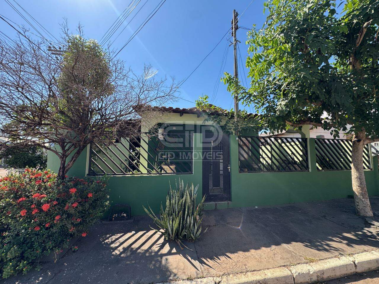 Casa, 2 quartos, 195 m² - Foto 1