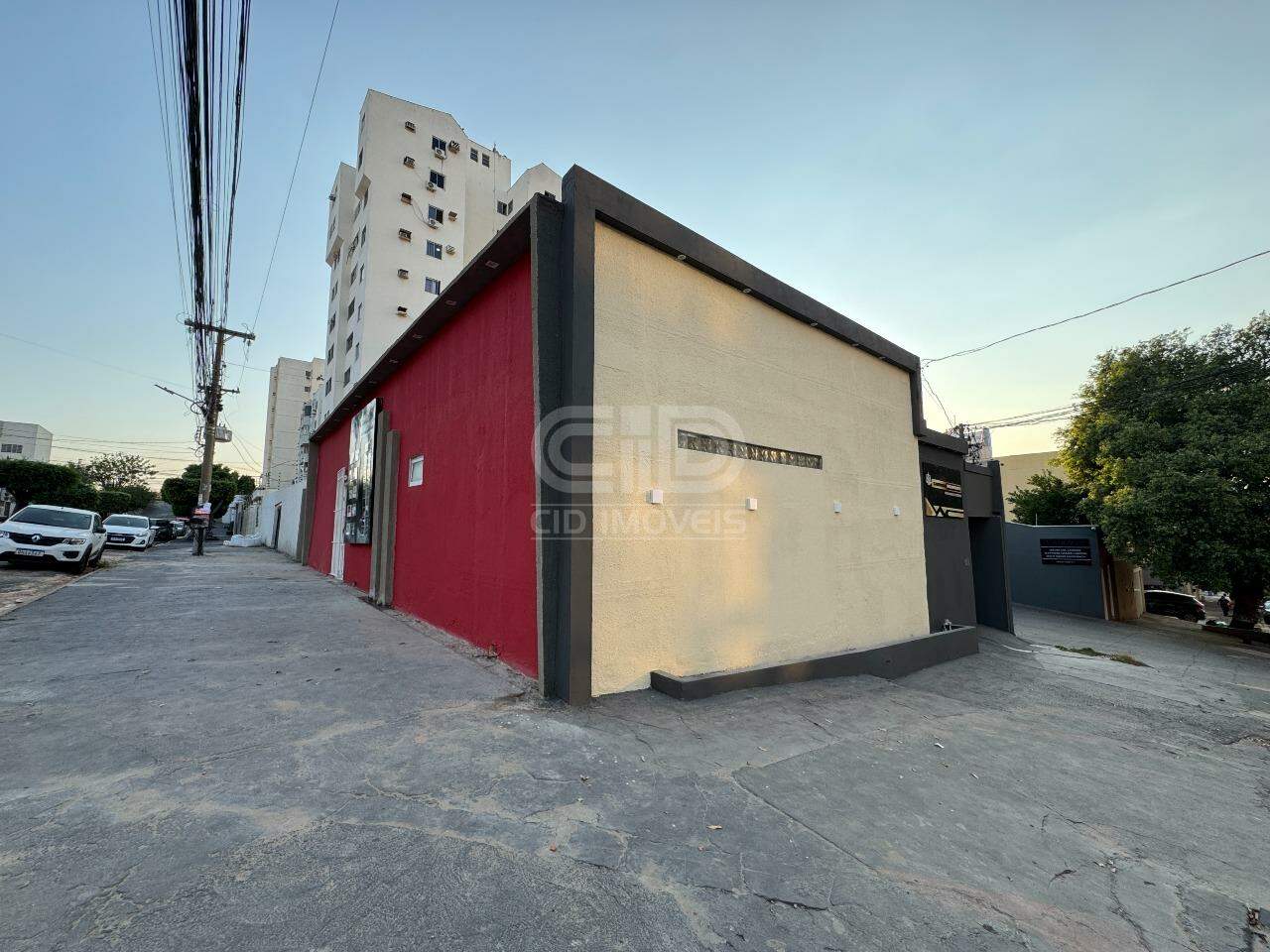 Prédio Comercial com Recepção e 7 Salas no Bosque da Saúde