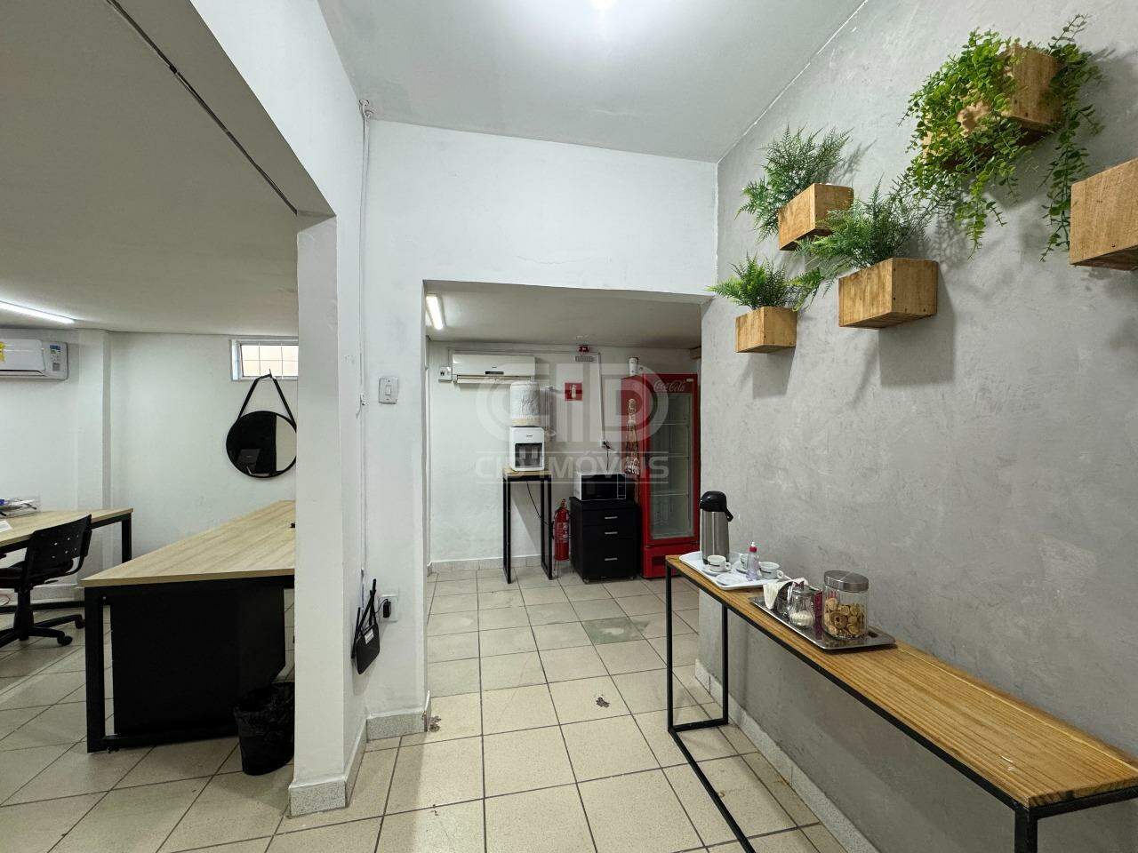 Prédio Comercial com Recepção e 7 Salas no Bosque da Saúde