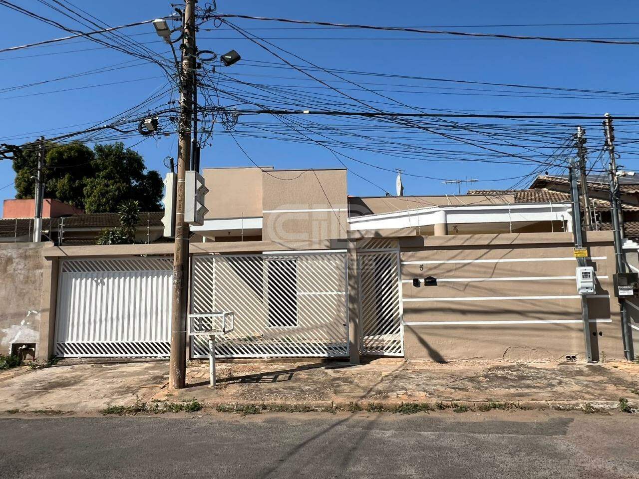 Casa, 4 quartos, 172 m² - Foto 1