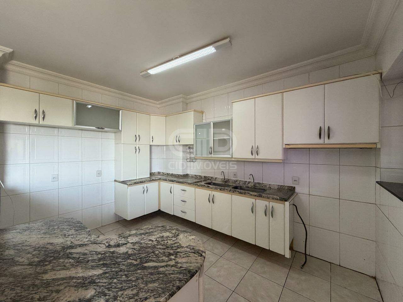 Apartamento à venda no Bosque da Saúde: 