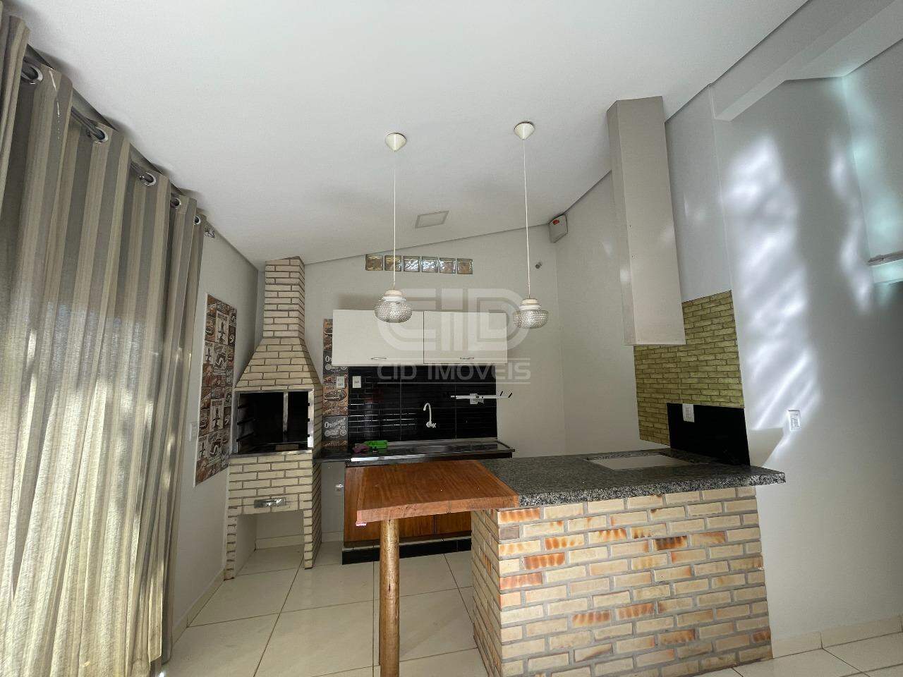 Casa com 3 Quartos sendo uma suíte no CPA lll 