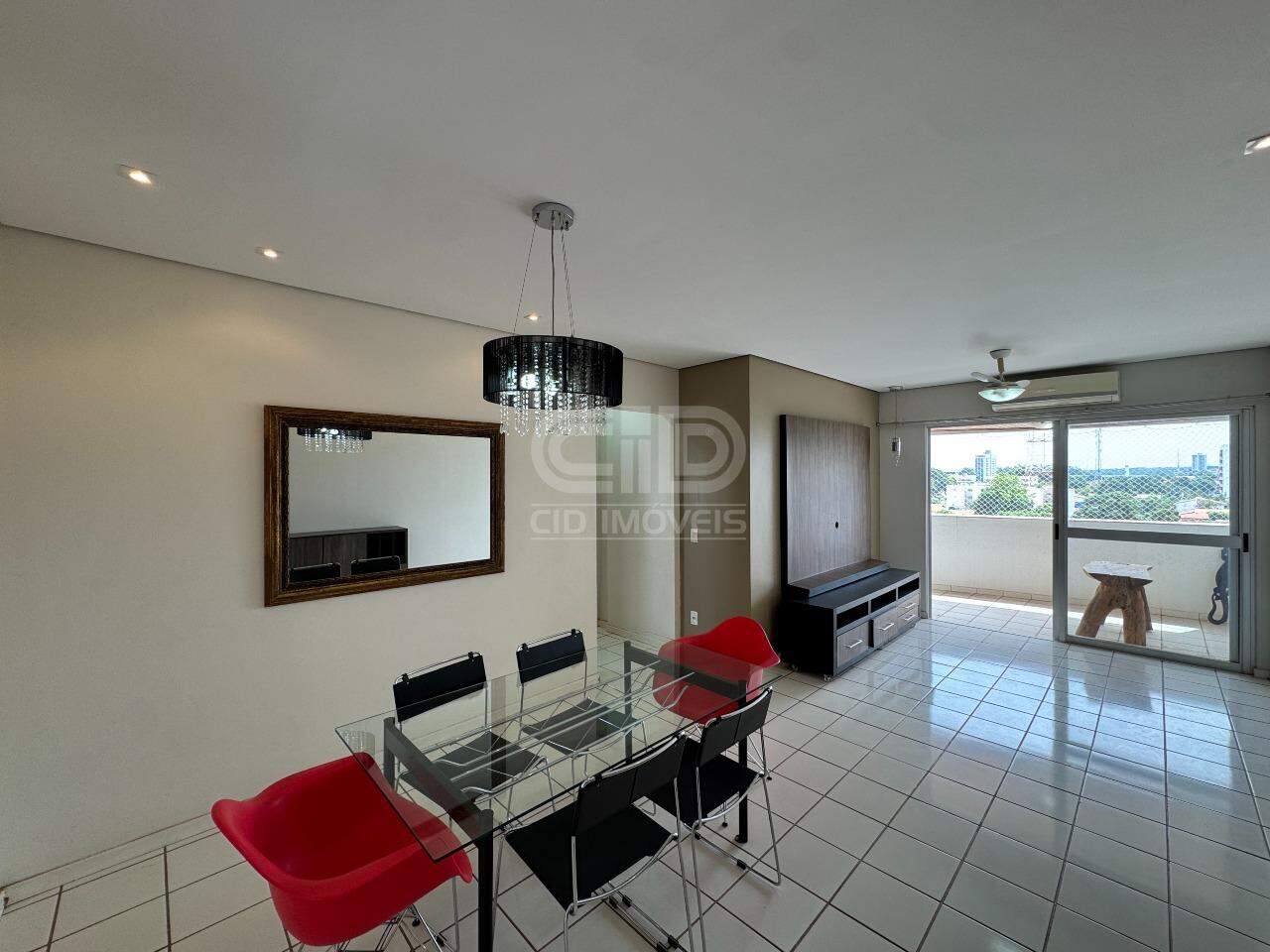 Apartamento com 2 Quartos no Edifício Porto Real