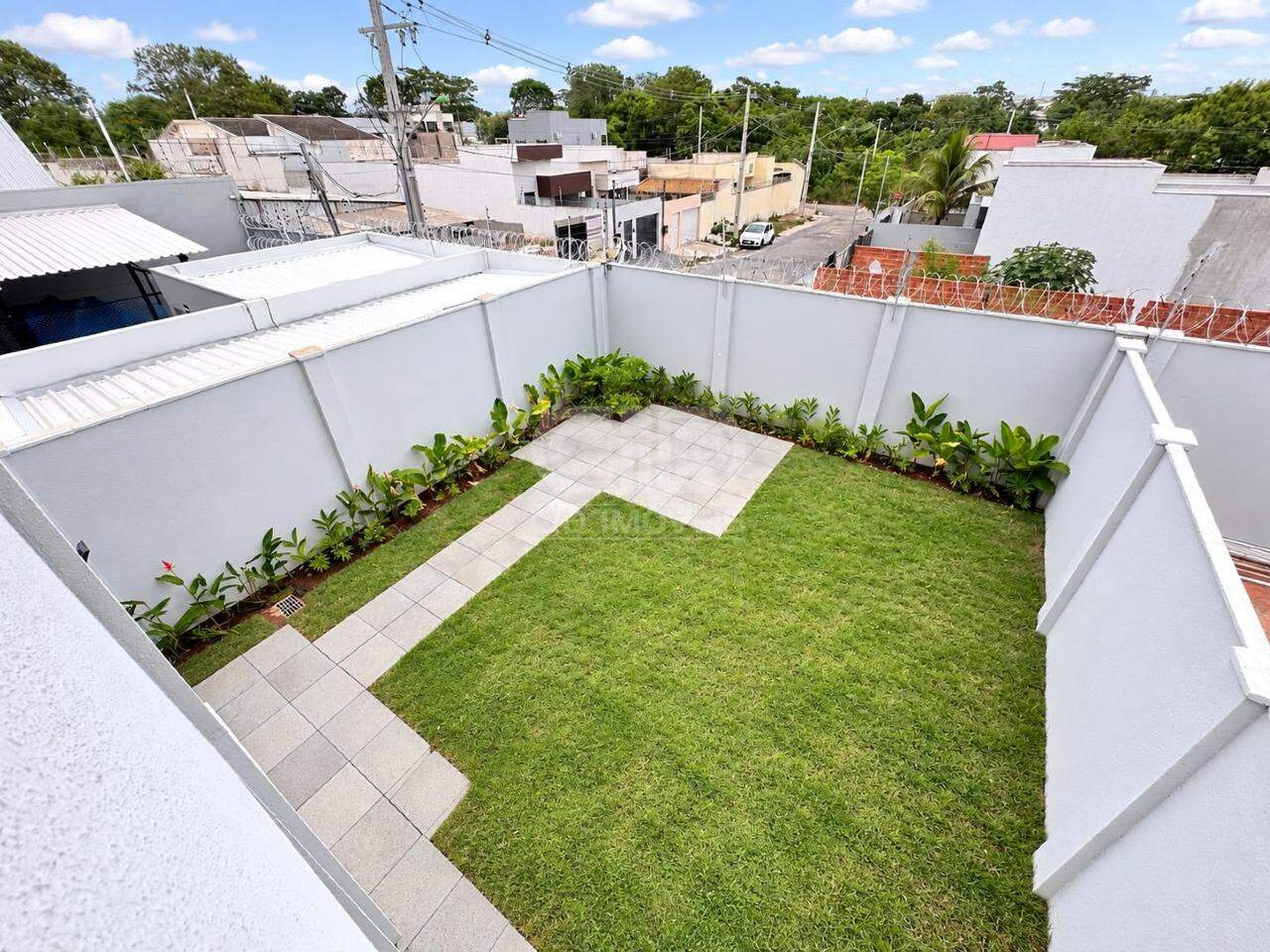 Casa em Condomínio para aluguel no Santa Cruz: 