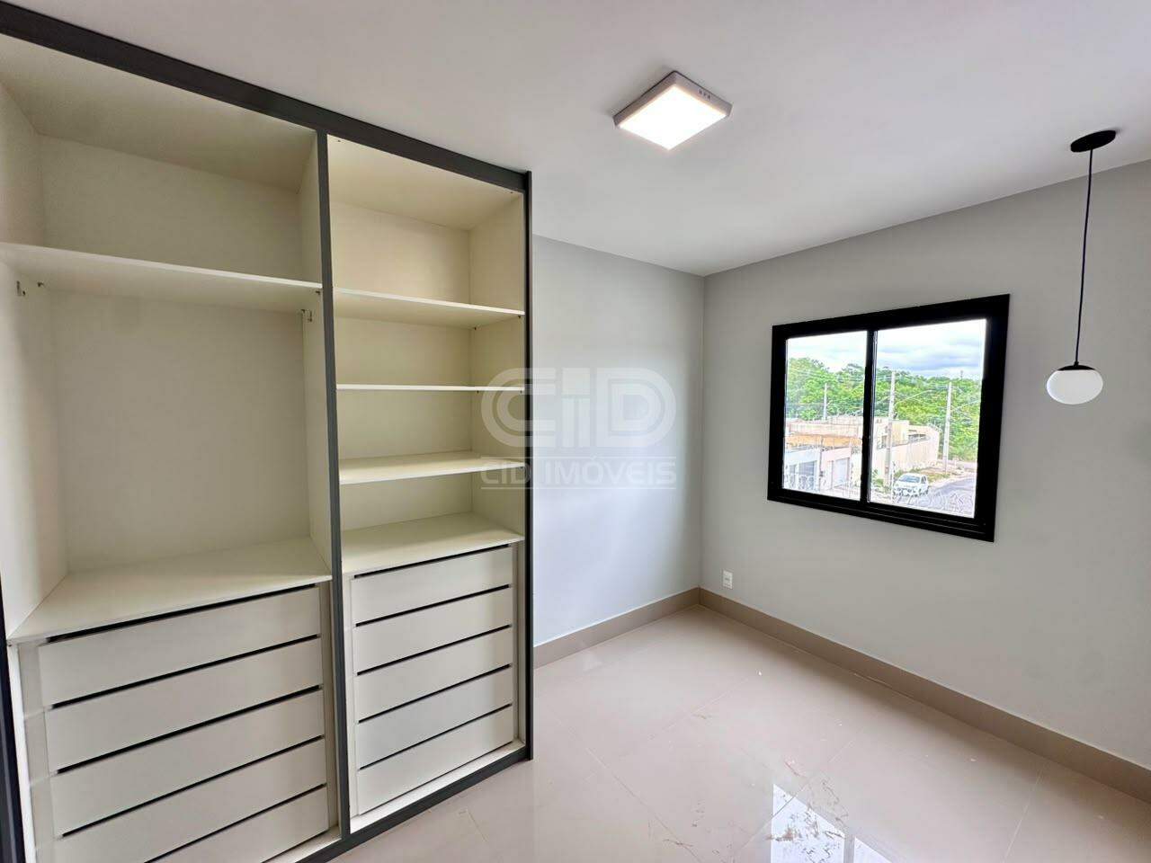 Casa em Condomínio para aluguel no Santa Cruz: 