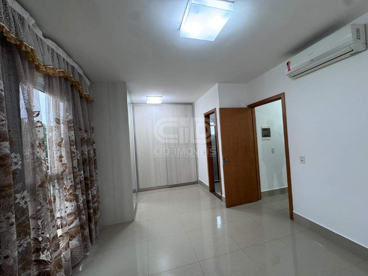 Casa em Condomínio para aluguel no Santa Cruz: 