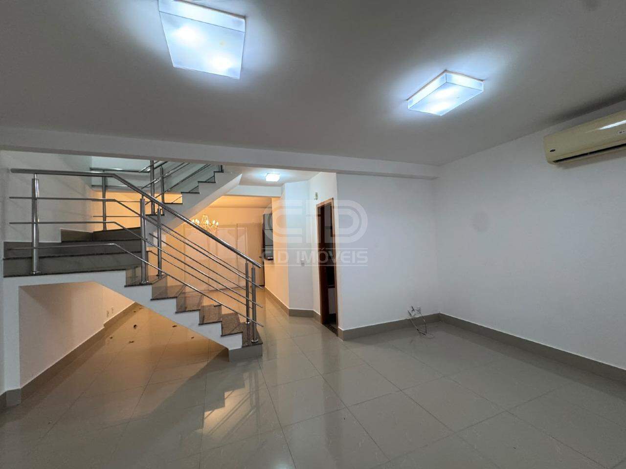 Casa em Condomínio para aluguel no Santa Cruz: 