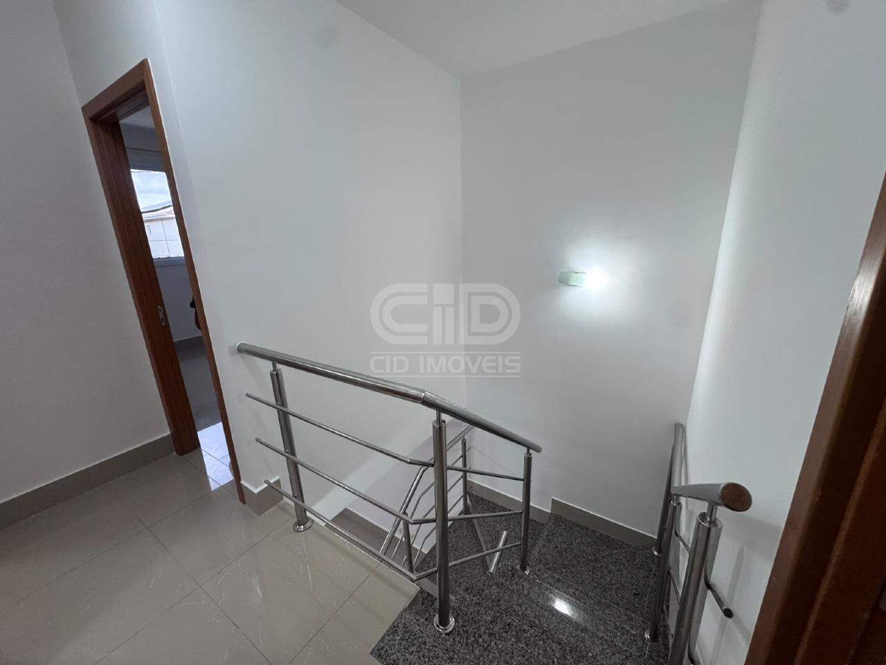 Casa em Condomínio para aluguel no Santa Cruz: 