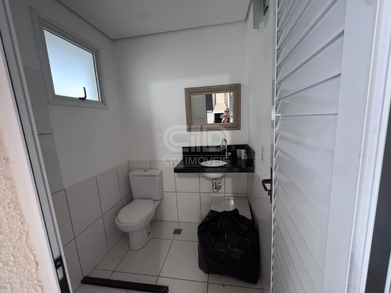 Casa em Condomínio para aluguel no Santa Cruz: 