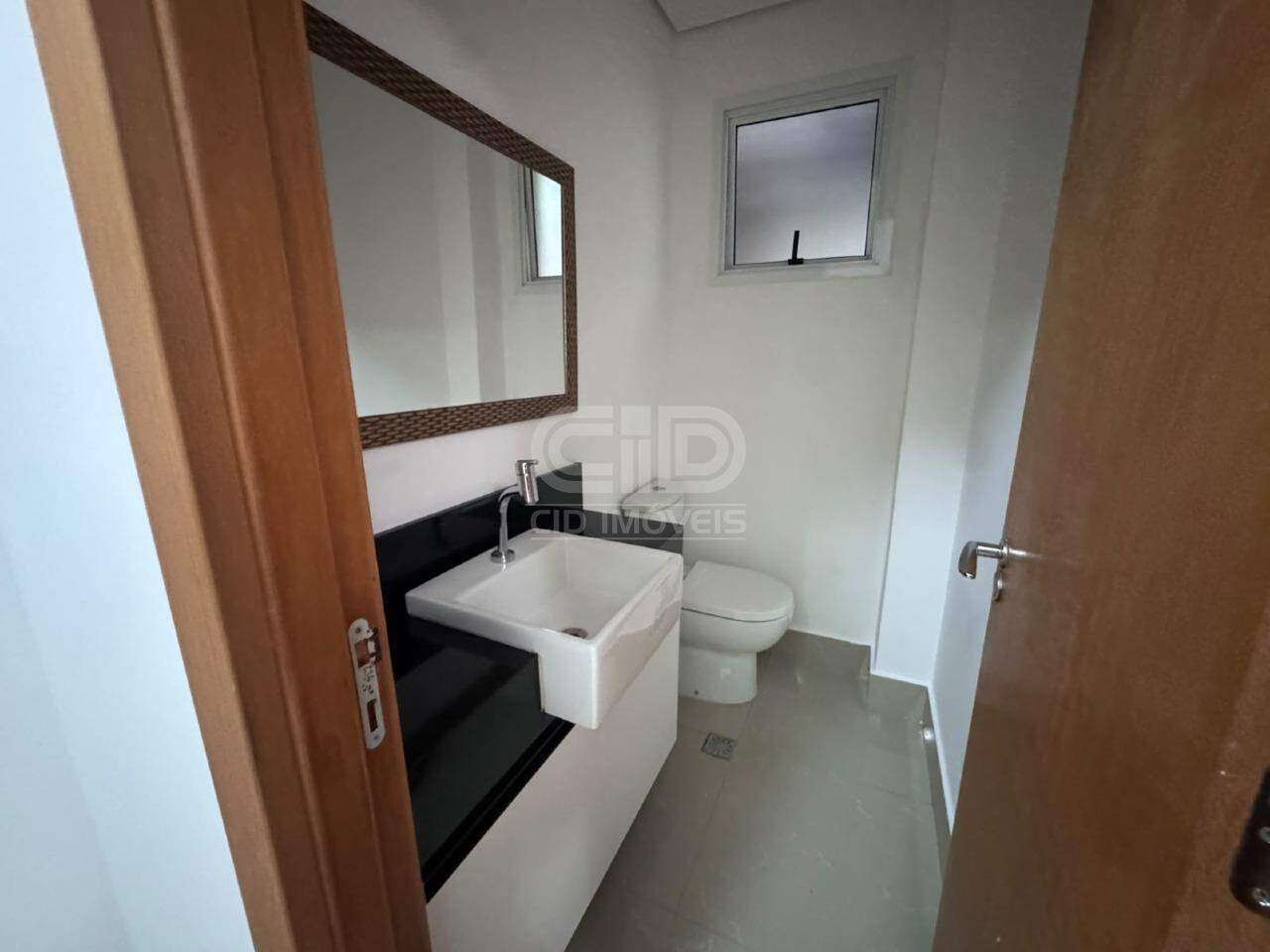 Casa em Condomínio para aluguel no Santa Cruz: 