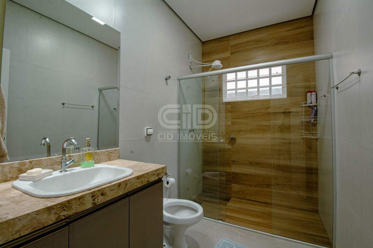 Casa à venda com 3 quartos, 220m² - Foto 11