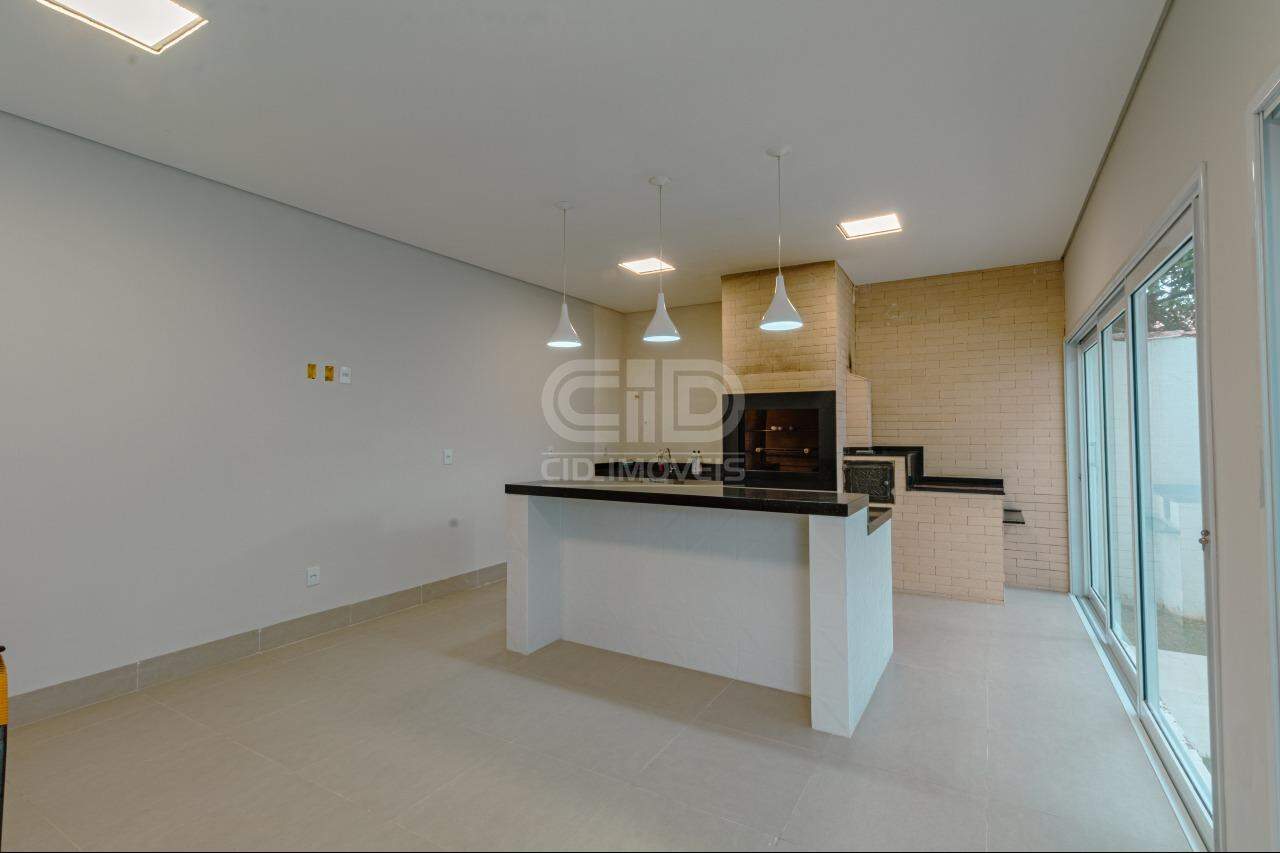 Casa à venda com 3 quartos, 220m² - Foto 12