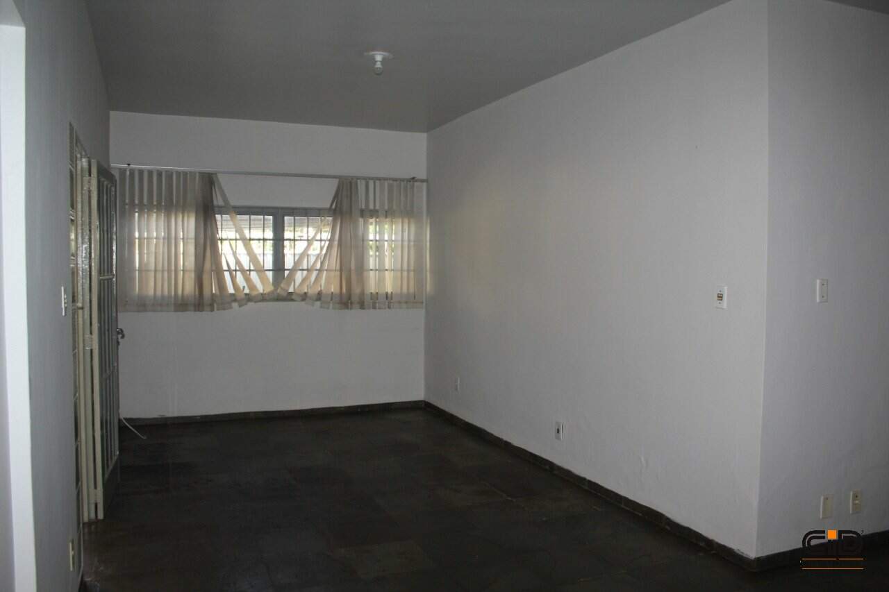 Casa à venda com 3 quartos, 201m² - Foto 3