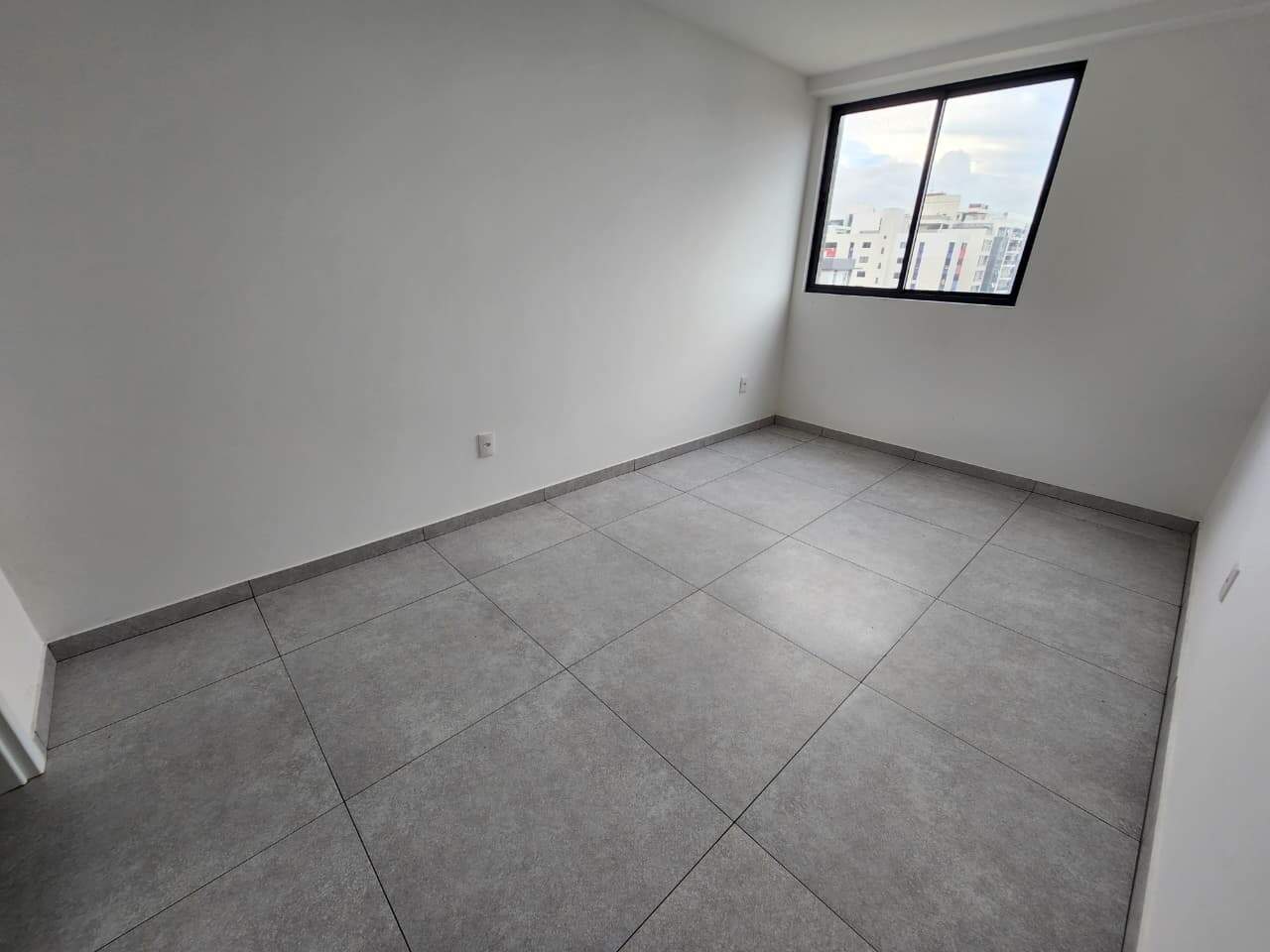 Apartamento à venda no Intermares: 