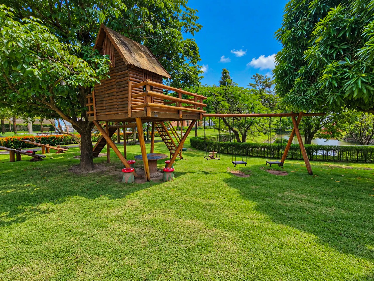 Lote em condomínio à venda no Intermares: 