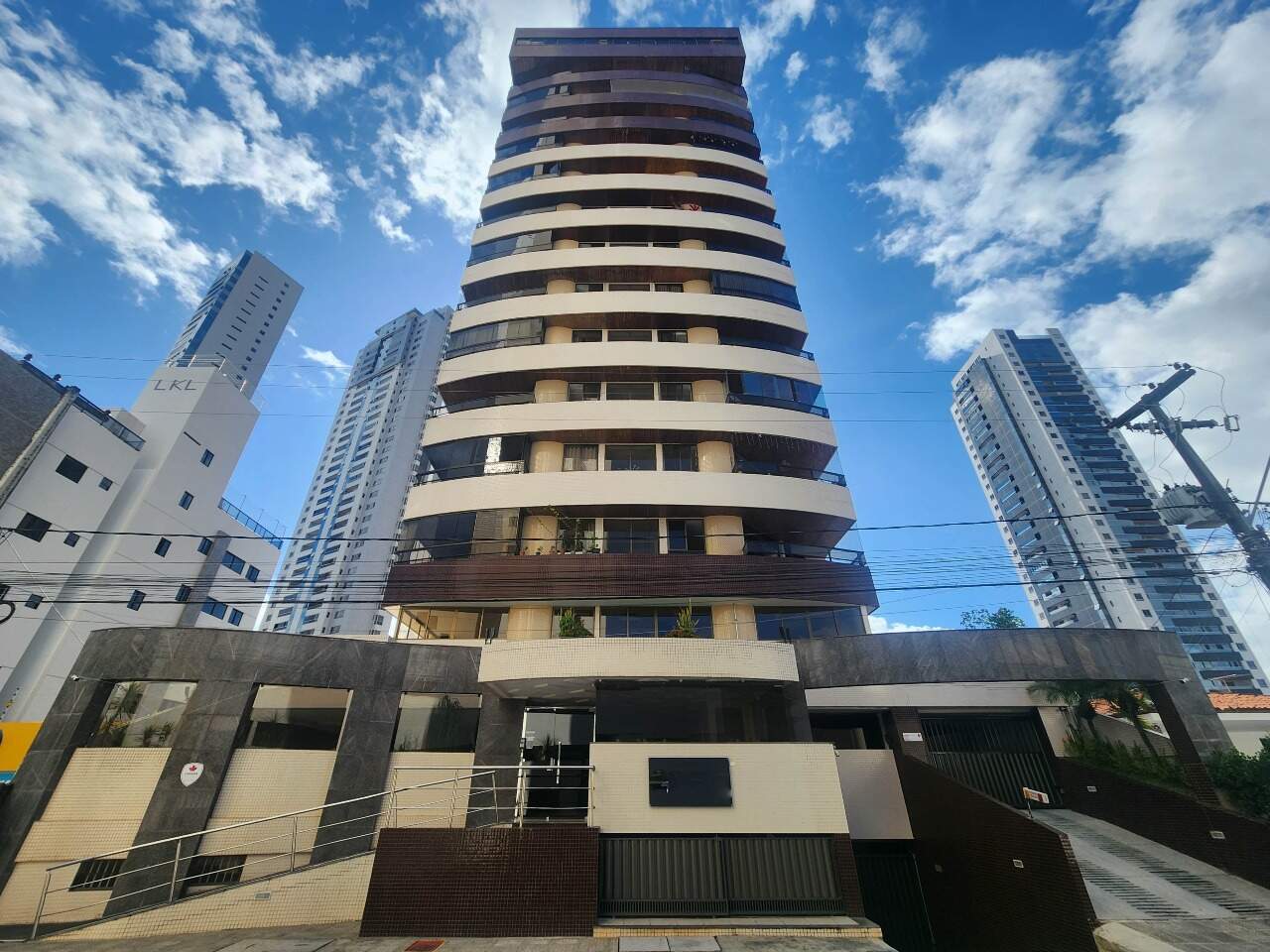 Apartamento à venda no Brisamar: 