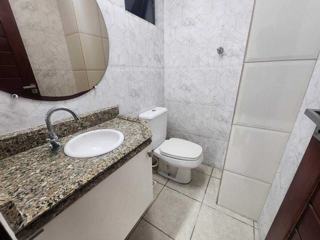 Apartamento à venda no Brisamar: 