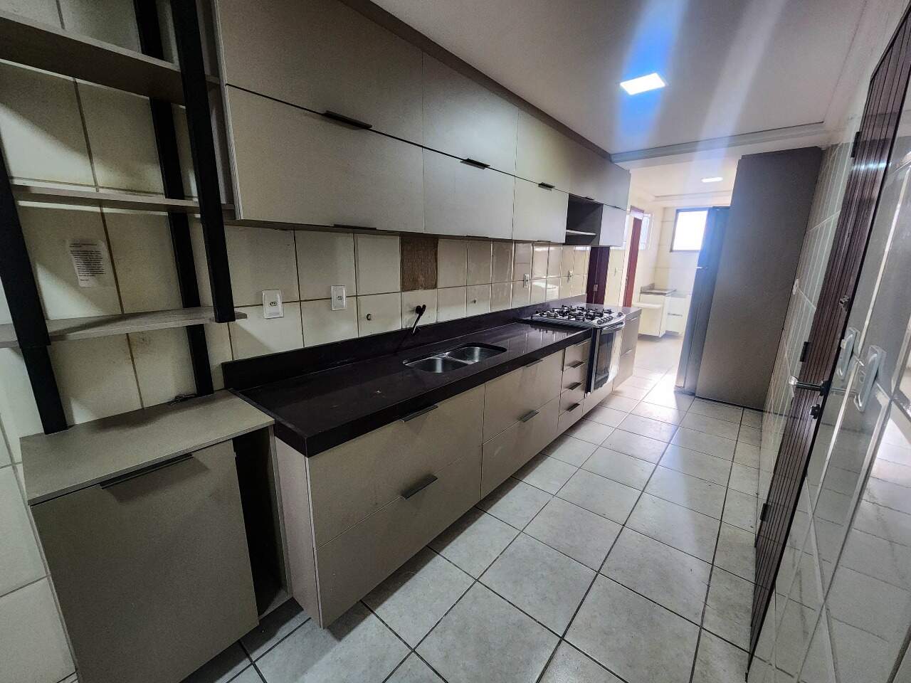 Apartamento à venda no Brisamar: 