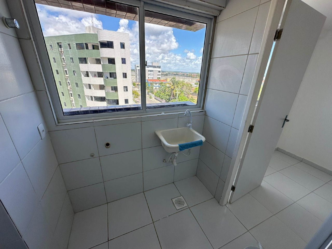 Apartamento para aluguel no Intermares: 