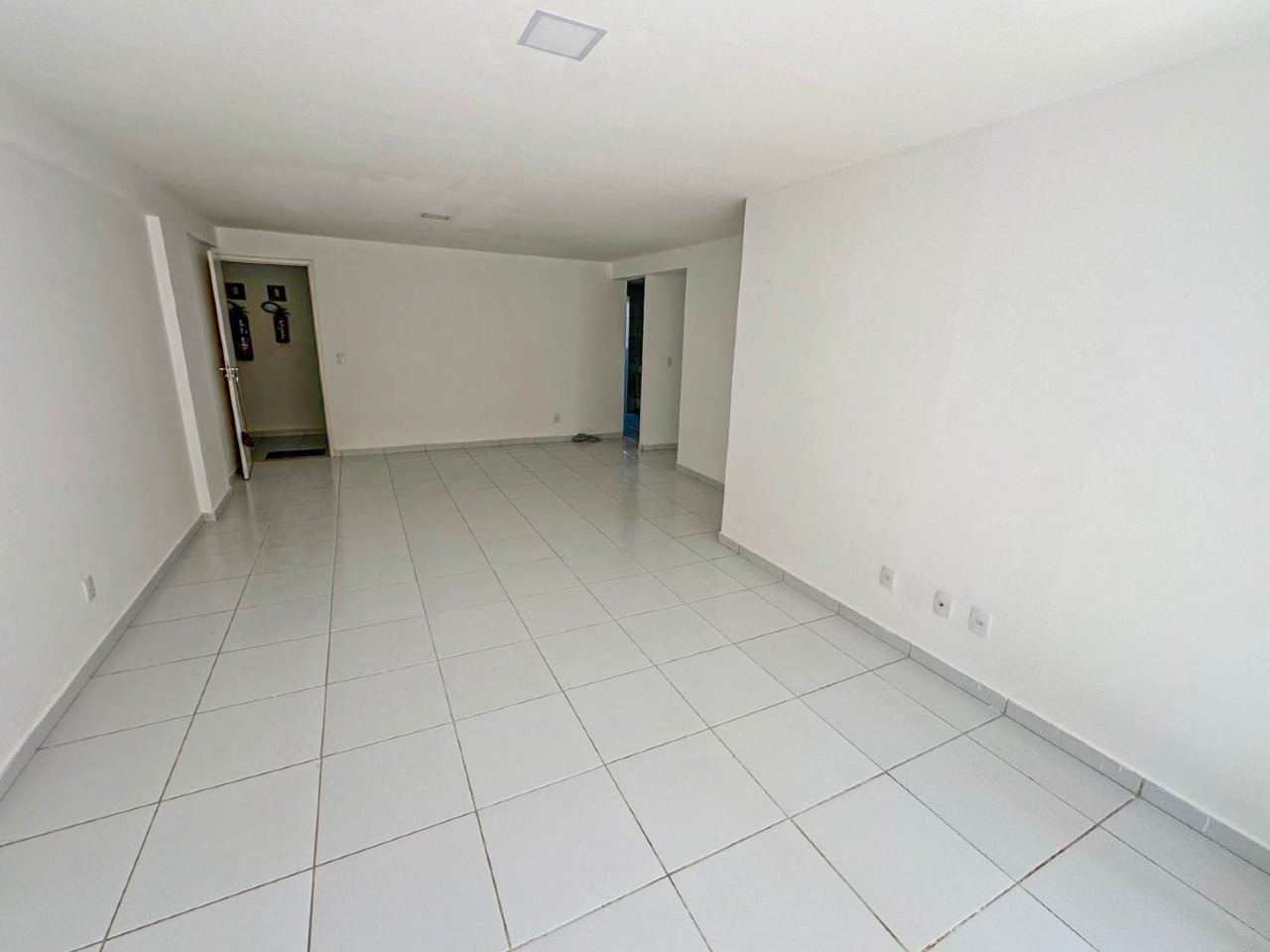 Apartamento para aluguel no Intermares: 
