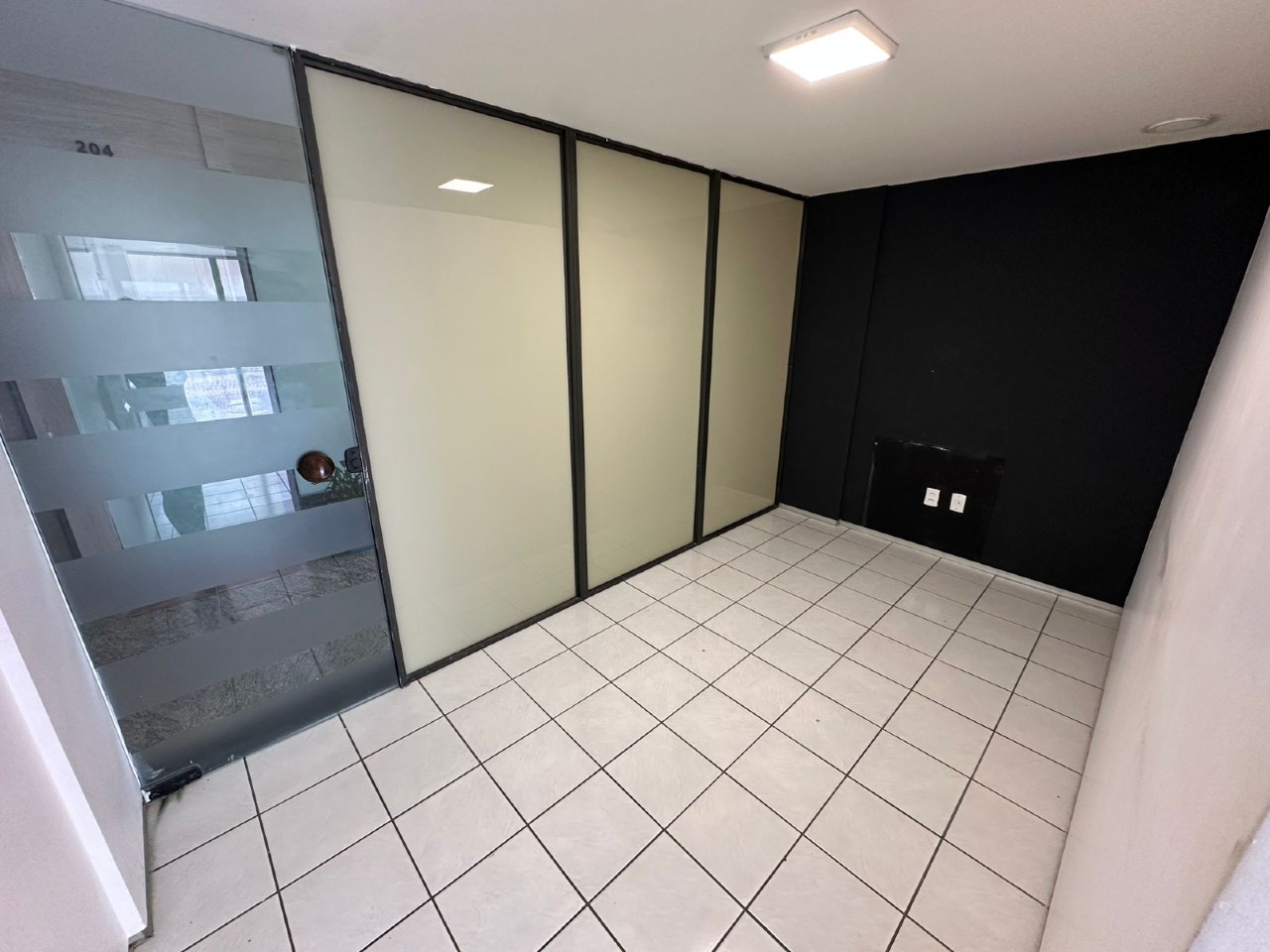 Sala comercial à venda no Manaíra: 