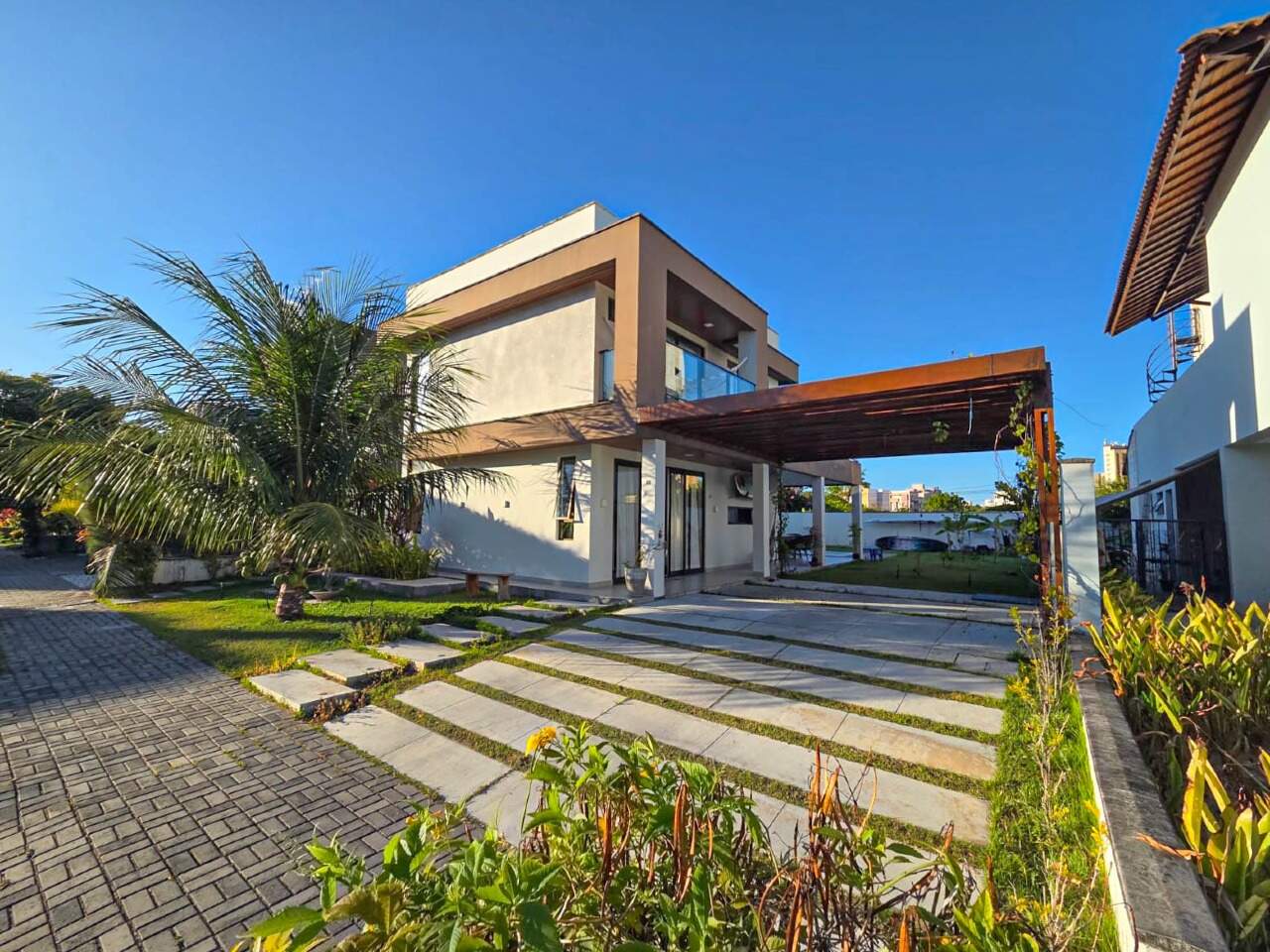 Casa em Condominio à venda no Intermares: 