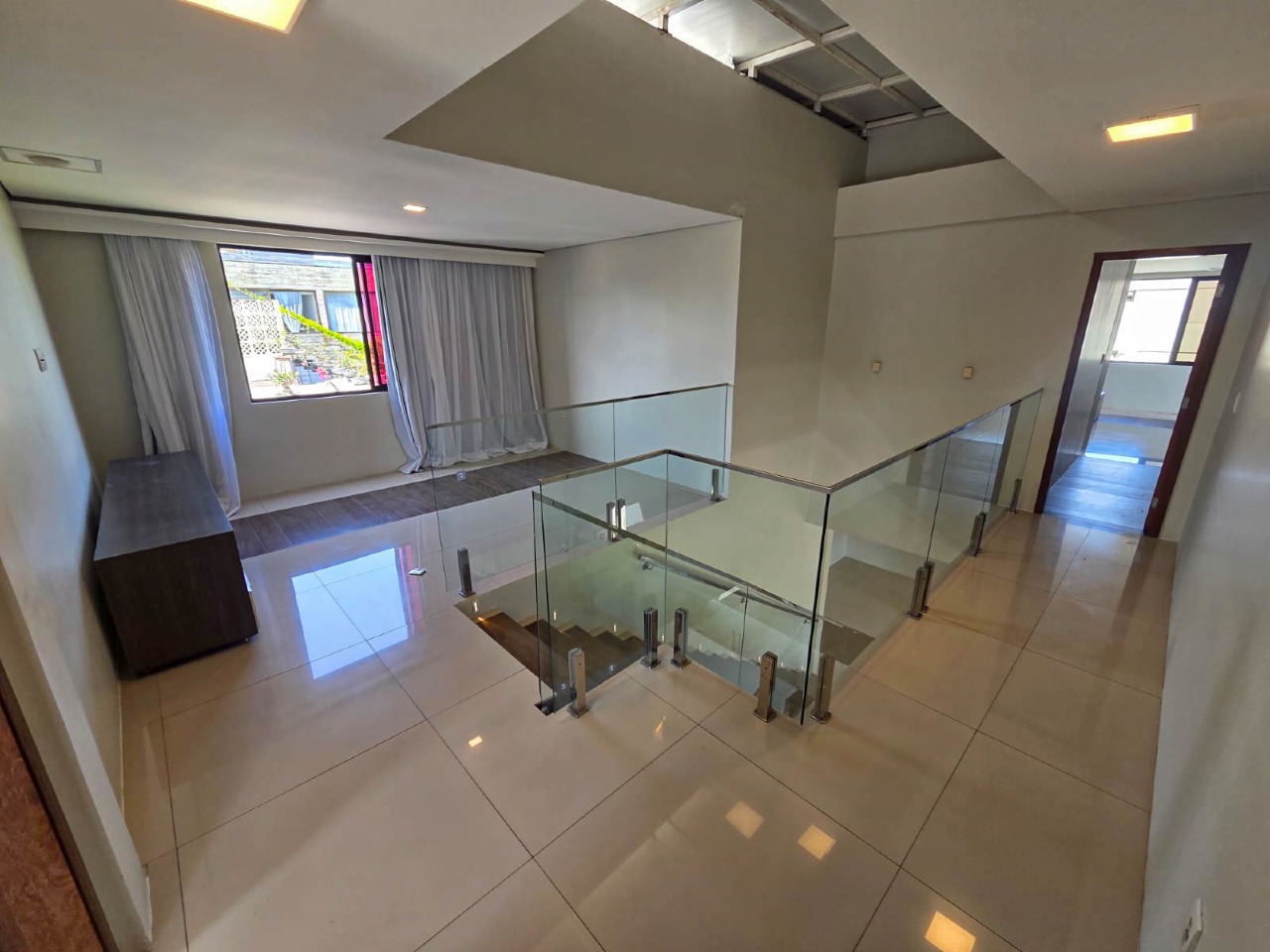 Casa em Condominio à venda no Intermares: 