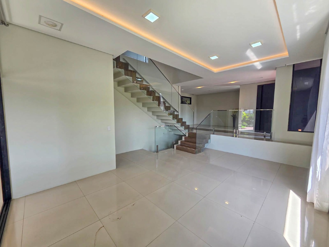 Casa em Condominio à venda no Intermares: 