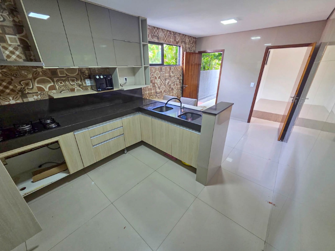 Casa em Condominio à venda no Intermares: 