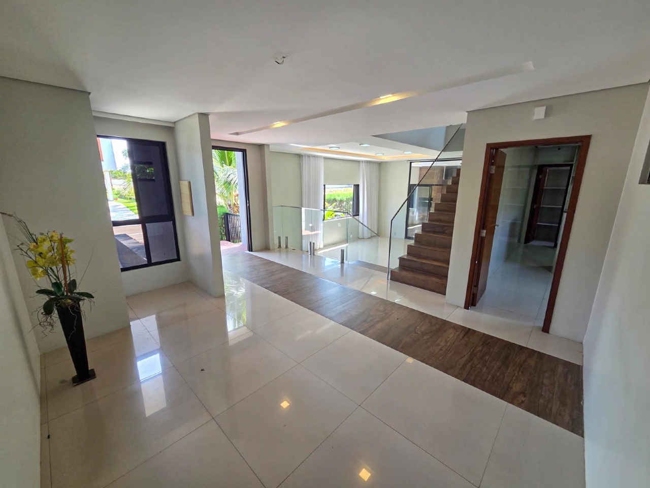 Casa em Condominio à venda no Intermares: 