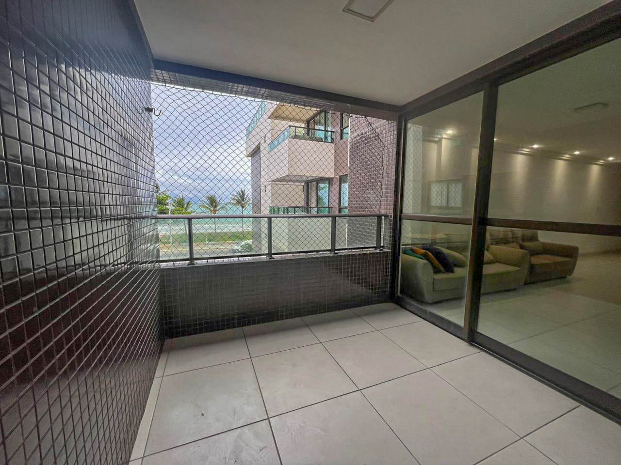 Apartamento à venda no Intermares: 