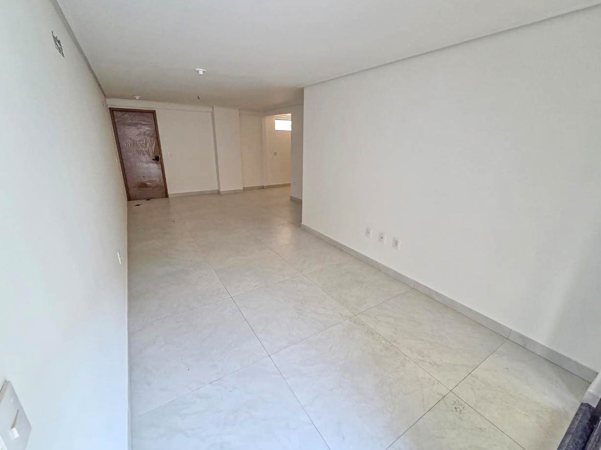 Apartamento à venda no Intermares: 