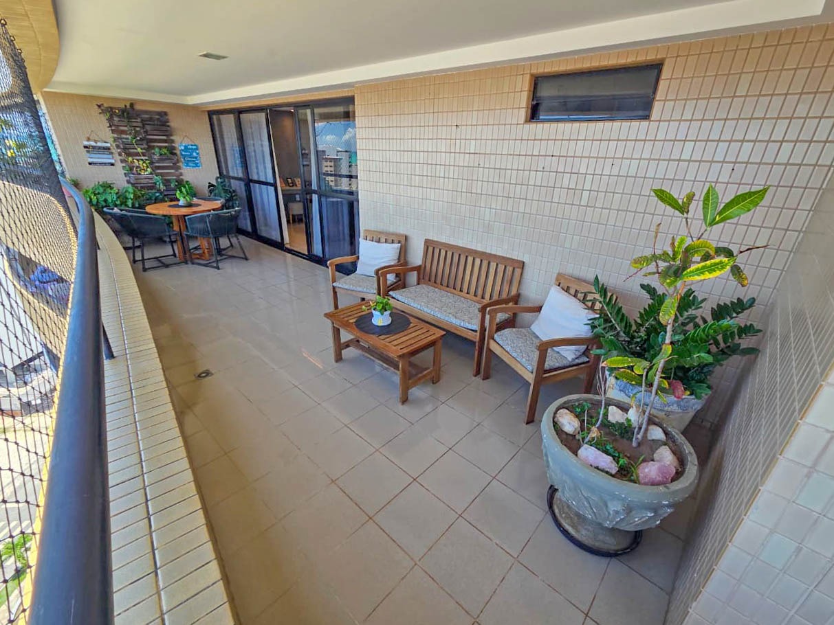 Cobertura à venda no Intermares: 