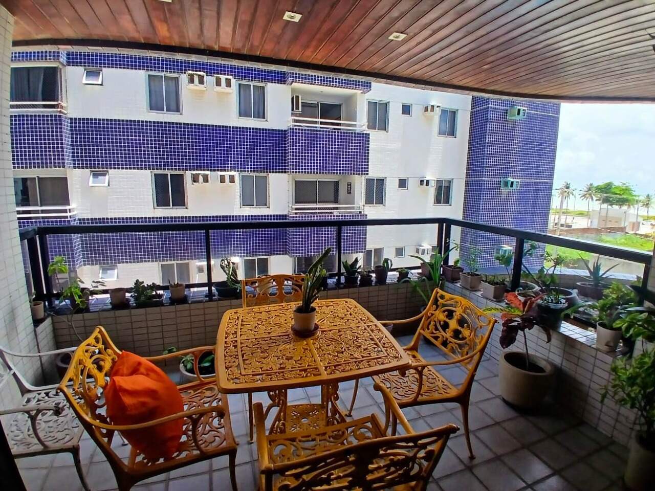 Apartamento à venda no Intermares: 