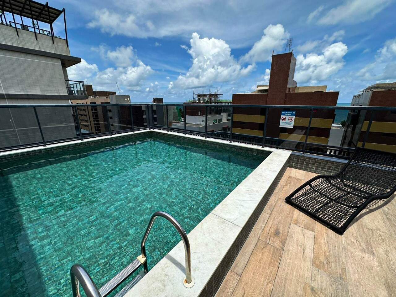 Flat para aluguel no Intermares: 