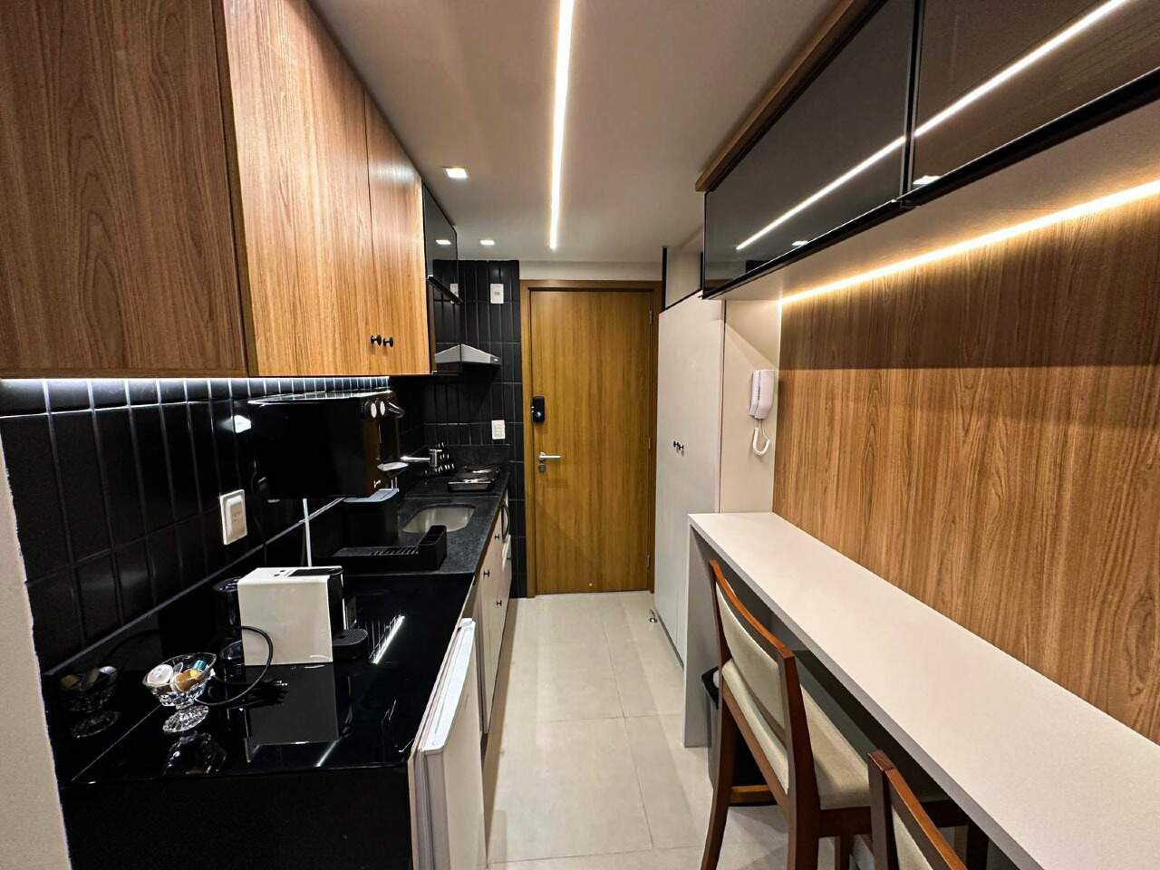 Flat para aluguel no Intermares: 