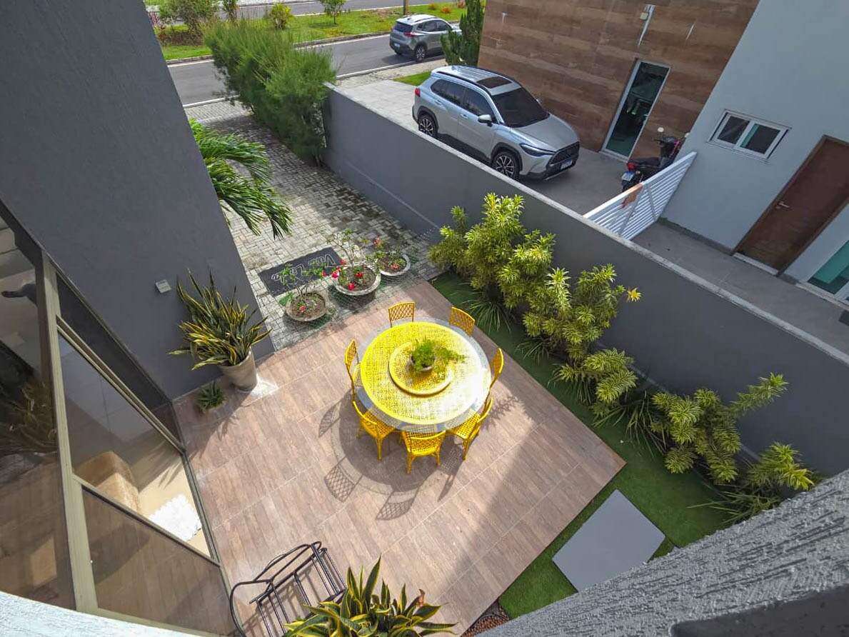 Casa em Condominio à venda no Intermares: 